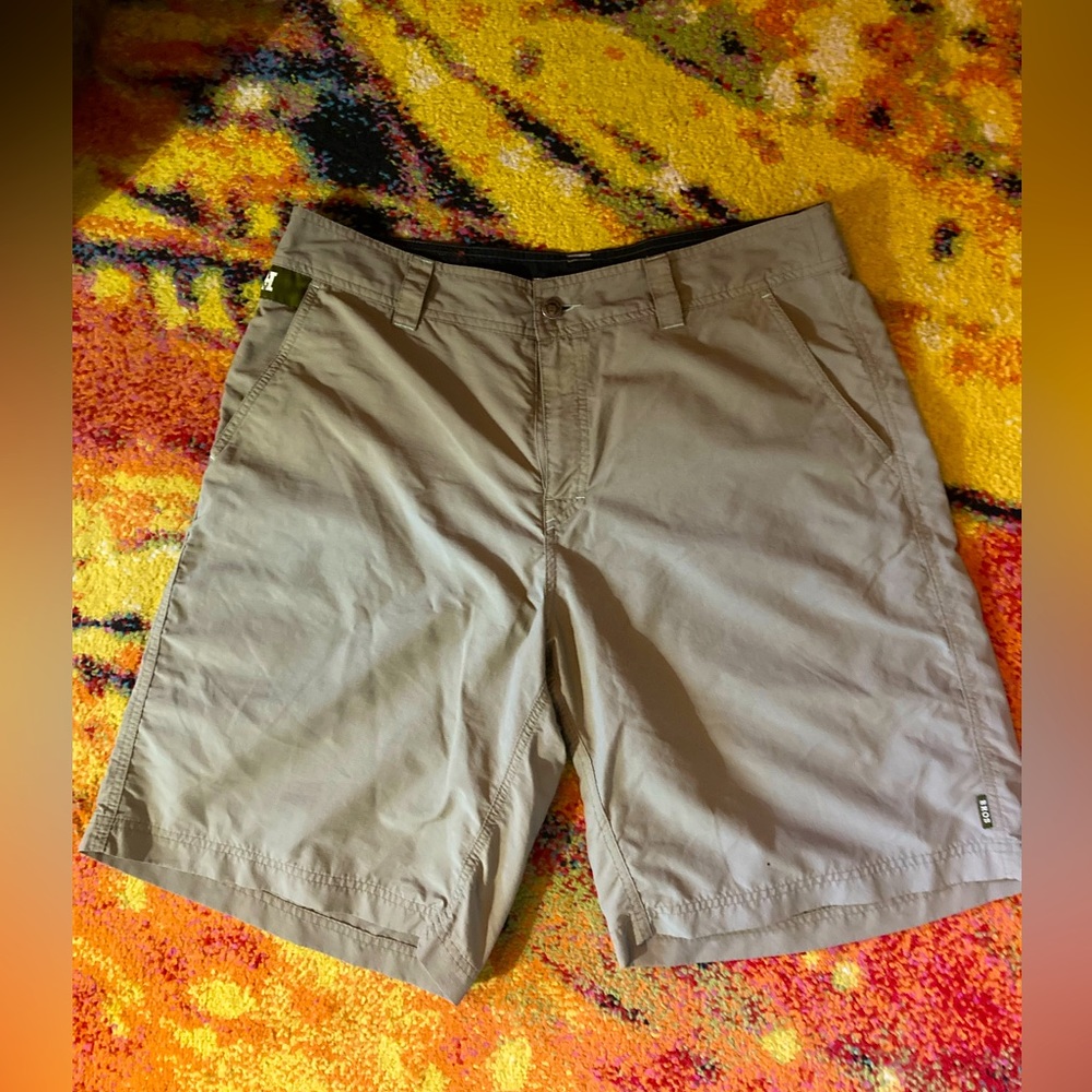 Howler Brothers size 36 men’s shorts